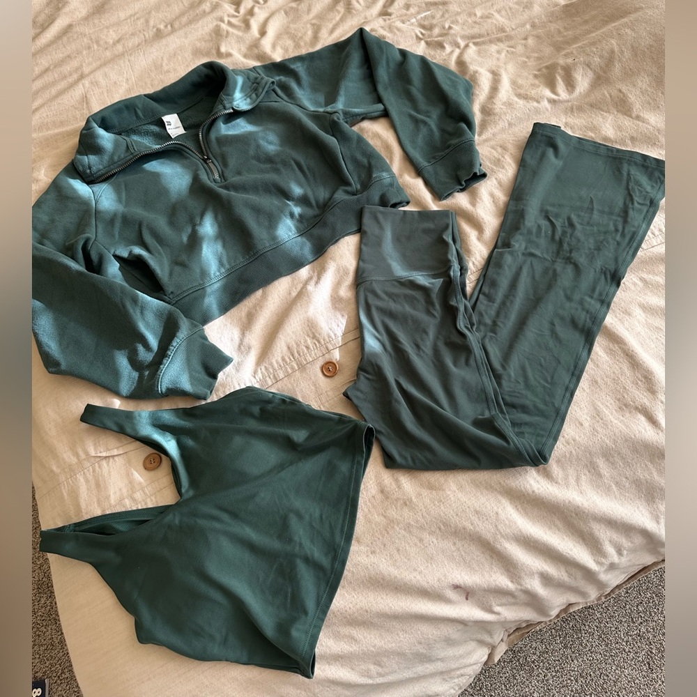 All In Motion Matching Flare Leggings, Sports Bra and Crop Hoodie Set